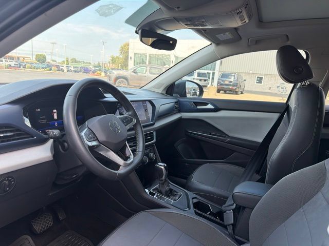 Used 2023 Volkswagen Taos SE w/ Panoramic Sunroof Package FWD image 15