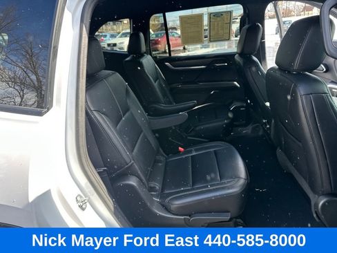 Used 2024 GMC Acadia Elevation image 35