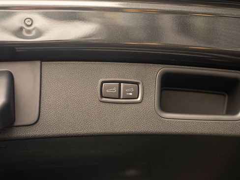 Used 2026 Porsche Macan image 22