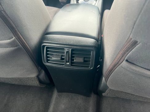 Used 2016 Nissan Rogue S FWD image 18