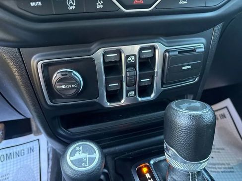 Used 2021 Jeep Wrangler Unlimited Sahara w/ LED Lighting Group AWD/4WD image 24