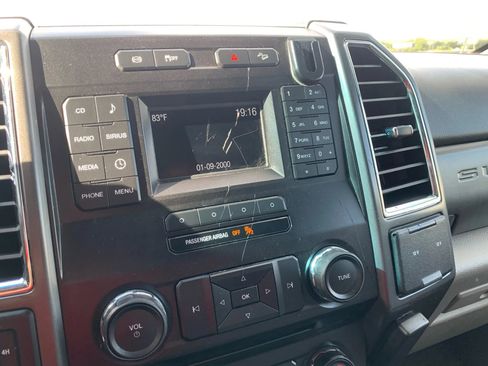 Used 2018 Ford F250 XLT w/ FX4 Off-Road Package image 20