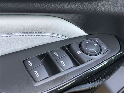 New 2026 Chevrolet Trax LT w/ Sunroof Package image 10