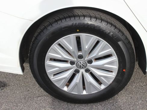 Used 2019 Volkswagen Jetta S w/ Driver Assistance Package image 32