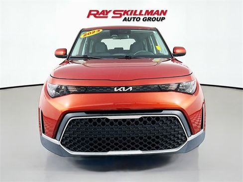 Used 2023 Kia Soul LX w/ LX Technology Package image 2
