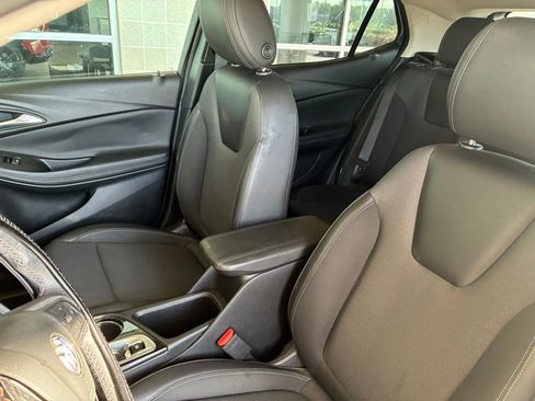 Used 2022 Buick Encore GX Preferred w/ Sport Touring Package FWD image 26