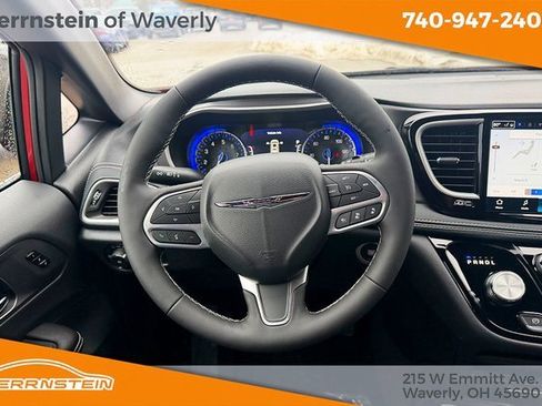 New 2026 Chrysler Pacifica Select image 7