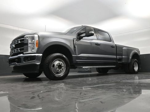 Used 2023 Ford F350 XLT w/ Camper Package AWD/4WD image 19