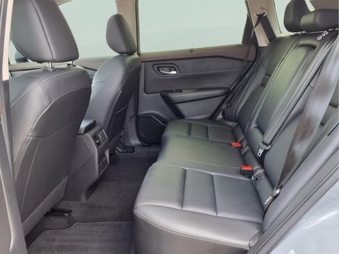 Used 2023 Nissan Rogue SL w/ SL Premium Package FWD image 12