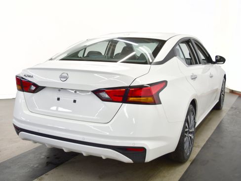Used 2025 Nissan Altima 2.5 SV image 7