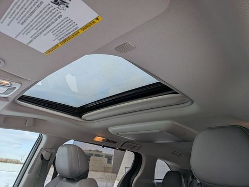 Used 2023 Toyota Sienna XLE w/ XLE Plus Package image 13