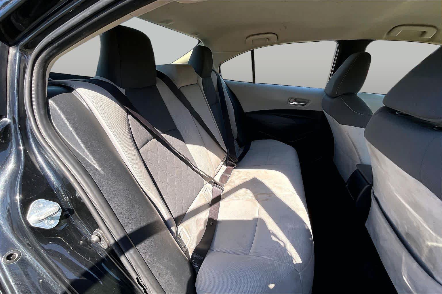 Used 2020 Toyota Corolla LE FWD image 18