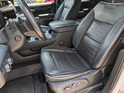 Used 2023 GMC Sierra 1500 AT4X AWD/4WD image 5
