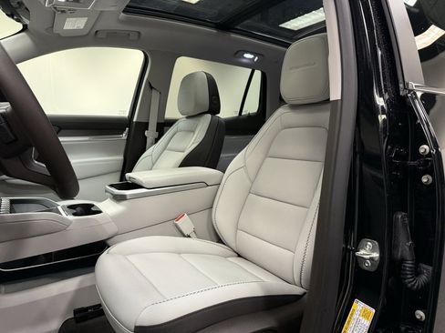 New 2026 GMC Terrain Denali w/ LPO, Black Badging Package image 24