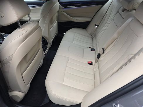 Used 2021 BMW 530i RWD image 14