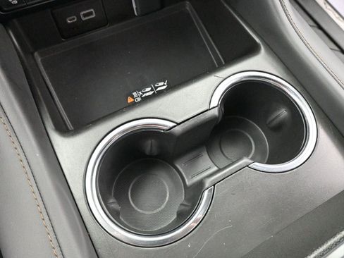 Used 2022 Chevrolet Suburban High Country AWD/4WD image 29