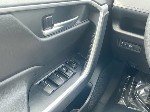 Used 2025 Toyota RAV4 XLE FWD image 14