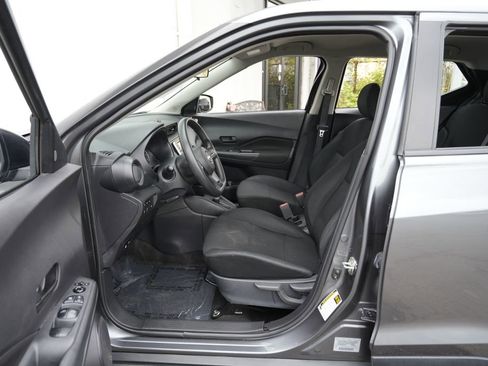 Used 2023 Nissan Kicks S FWD image 18