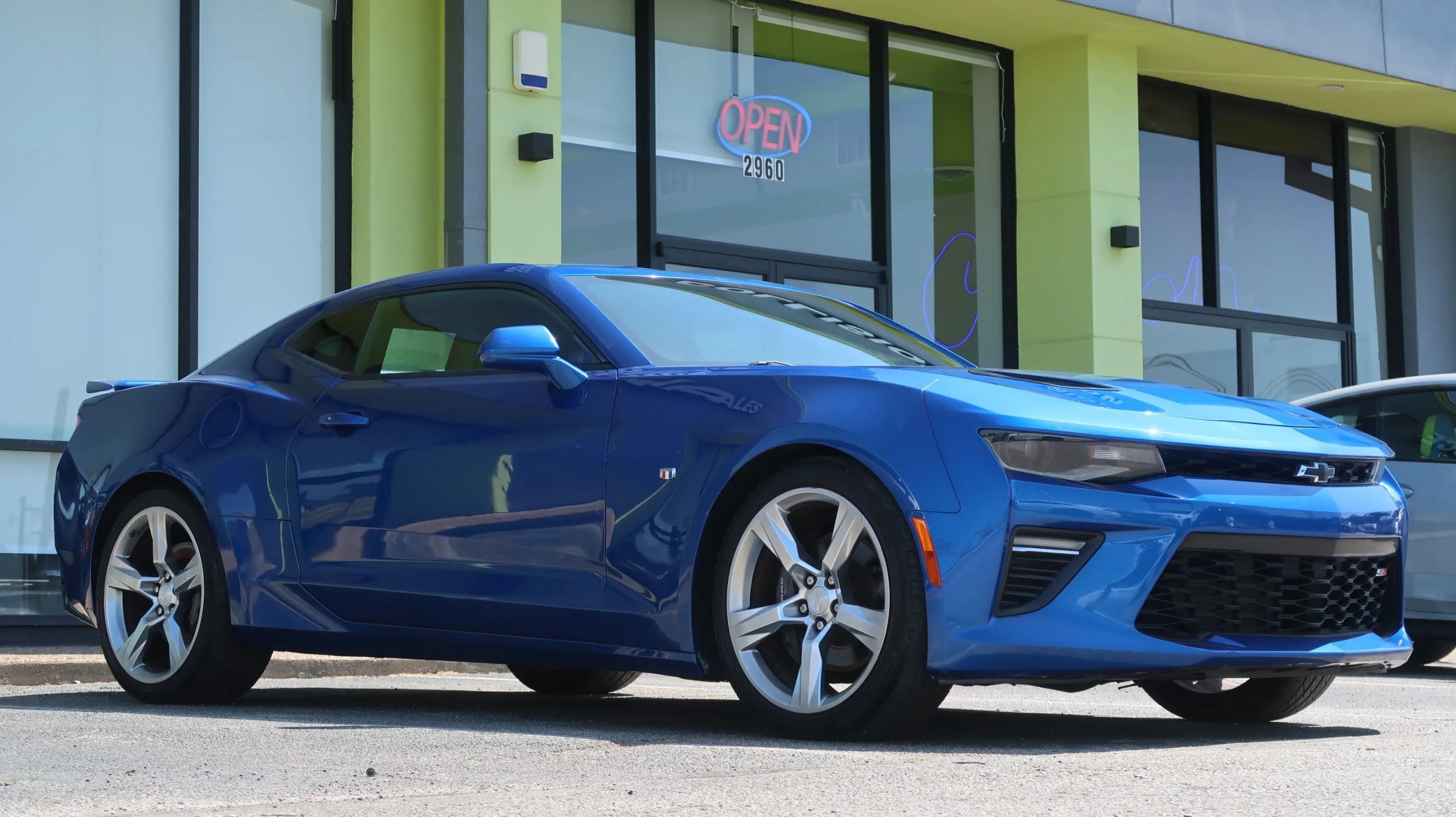 Used 2018 Chevrolet Camaro SS RWD image 7