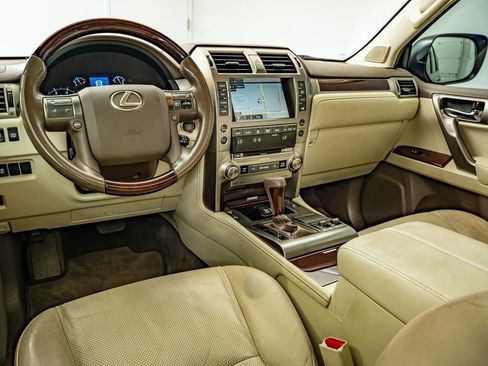 Used 2016 Lexus GX 460 w/ Premium Package AWD/4WD image 31