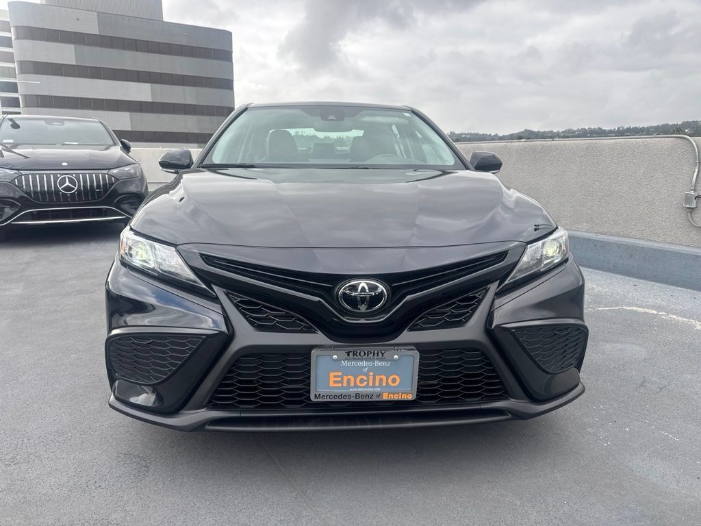 Used 2024 Toyota Camry SE w/ Convenience Package FWD image 2