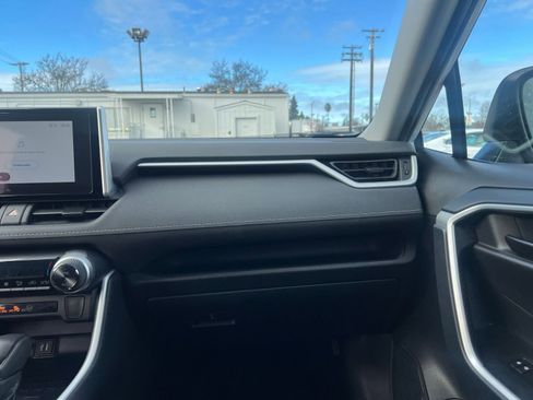 Used 2025 Toyota RAV4 LE image 35