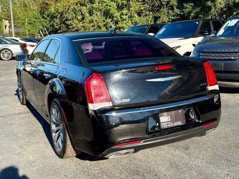 Used 2018 Chrysler 300 Limited image 9