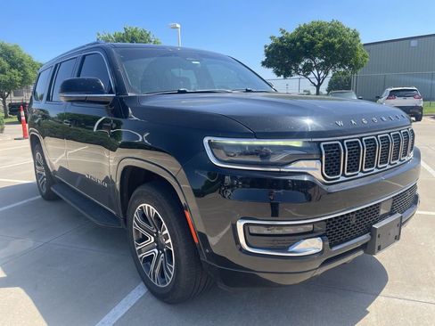 Used 2023 Jeep Wagoneer 4WD w/ Premium Group I image 1
