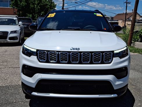 Used 2025 Jeep Compass Limited w/ Elite Group AWD/4WD image 2