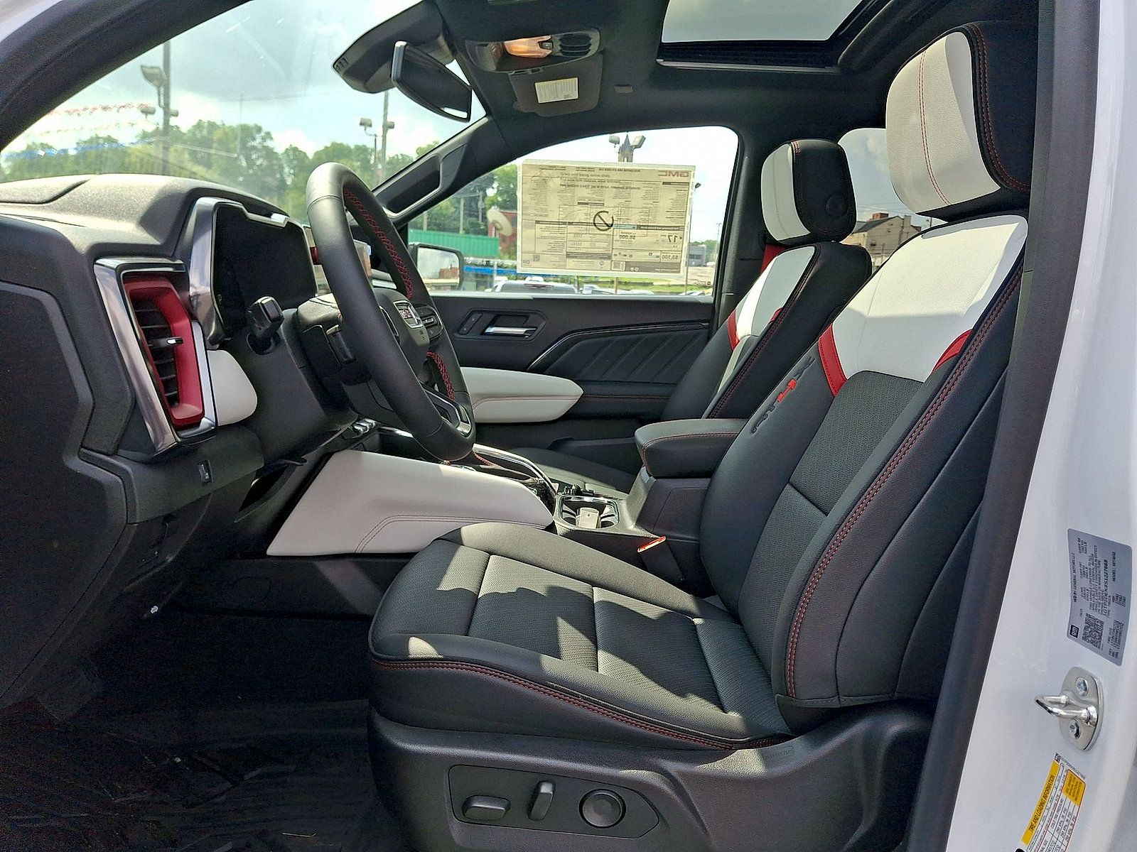 New 2025 GMC Canyon AT4 w/ AT4X Package AWD/4WD image 14