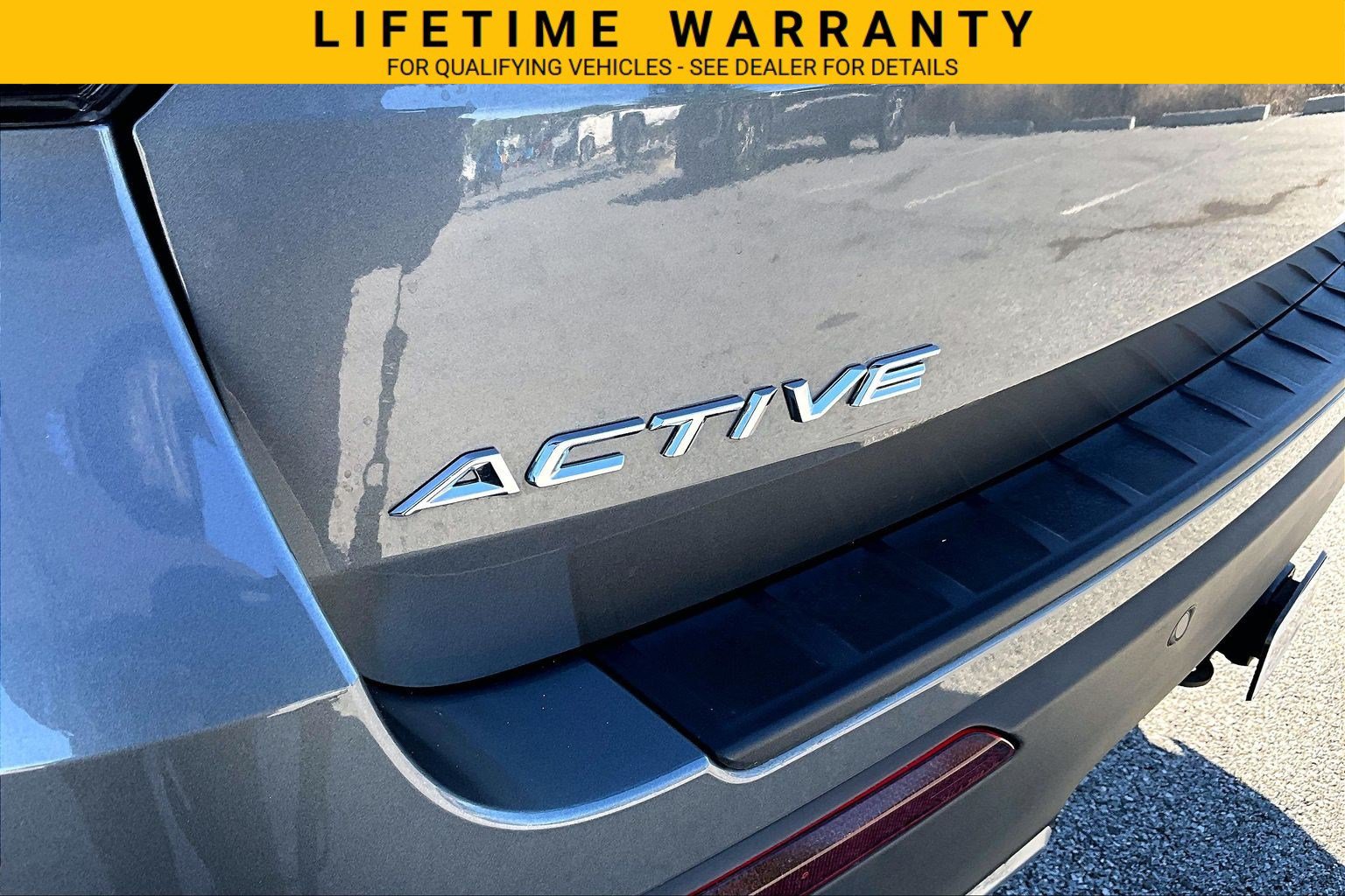Used 2025 Ford Explorer Active w/ Active Comfort Package AWD/4WD image 8