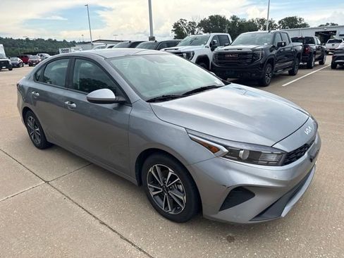 Used 2024 Kia Forte LXS FWD image 1