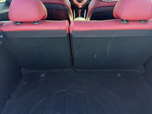 Used 2015 Hyundai Veloster RE:FLEX Edition FWD image 8