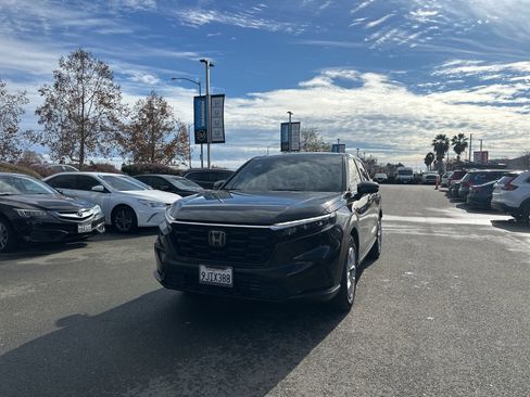 Used 2024 Honda CR-V LX image 1