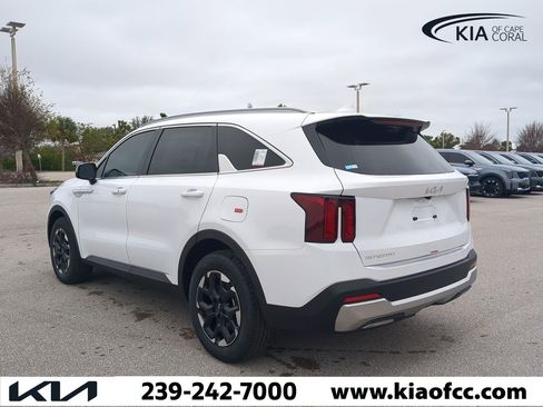 New 2025 Kia Sorento S w/ Panoramic Sunroof Package image 7