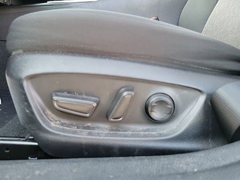 Used 2022 Toyota Camry LE w/ Carpet Mat Package (TMS) image 17