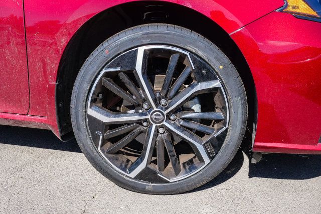 Used 2023 Nissan Altima 2.5 SR FWD image 5