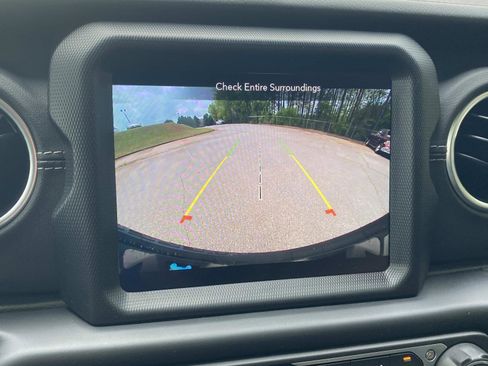 Used 2023 Jeep Wrangler Sahara w/ Cold Weather Group image 29