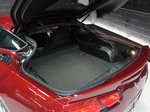 Used 2018 Chevrolet Corvette Stingray Coupe image 65