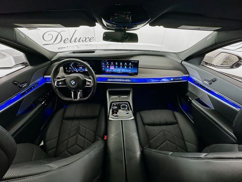 Used 2023 BMW 760i xDrive AWD/4WD image 18