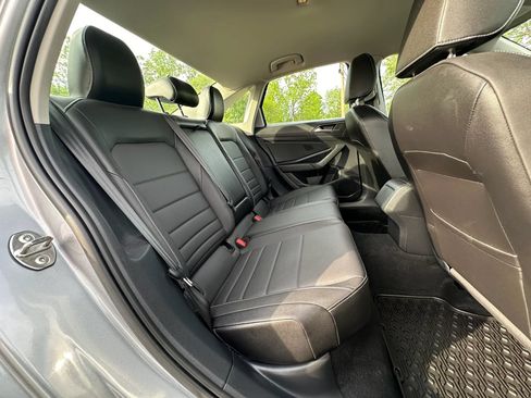 Used 2022 Volkswagen Jetta SE FWD image 18
