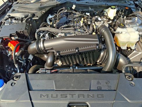 Used 2025 Ford Mustang Coupe RWD image 27