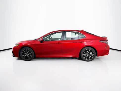 Used 2021 Toyota Camry SE FWD image 4