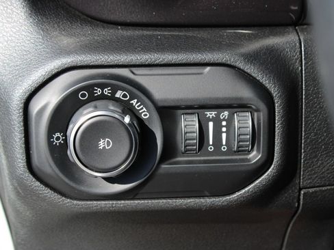 Used 2021 Jeep Wrangler Unlimited Sahara AWD/4WD image 27