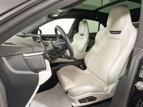 Used 2024 Porsche Macan 4 Electric AWD/4WD image 5