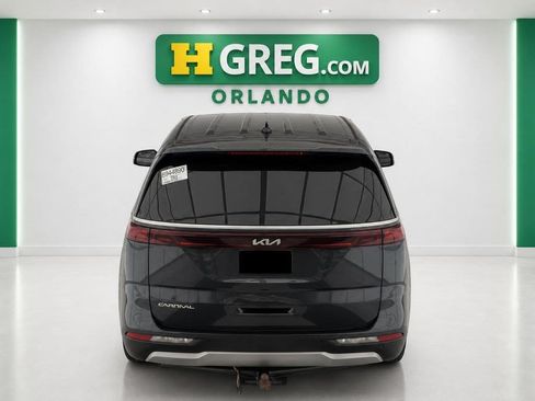 Used 2023 Kia Carnival LX FWD image 7