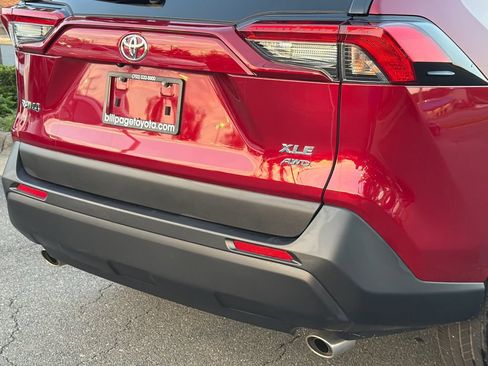 Used 2025 Toyota RAV4 XLE Premium w/ Weather Package AWD/4WD image 5