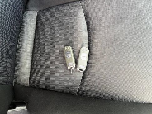 Used 2014 MAZDA MAZDA3 i Sport image 26