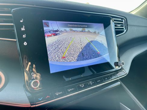 Used 2025 Jeep Wagoneer 4WD image 18