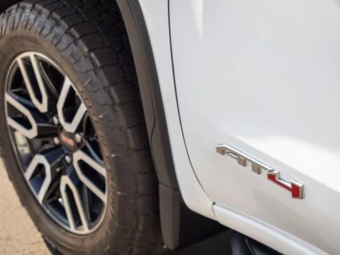 Certified 2025 GMC Sierra 1500 AT4 w/ AT4 Premium Package AWD/4WD image 29